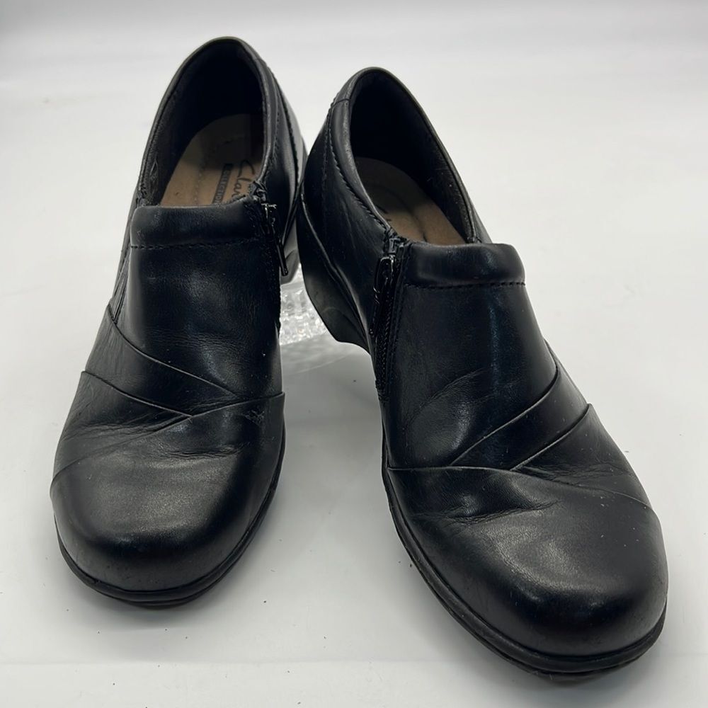 Clarks Black Leather Shoe with Side Zipper and 2 inch Semi-Wedge Heel size 6